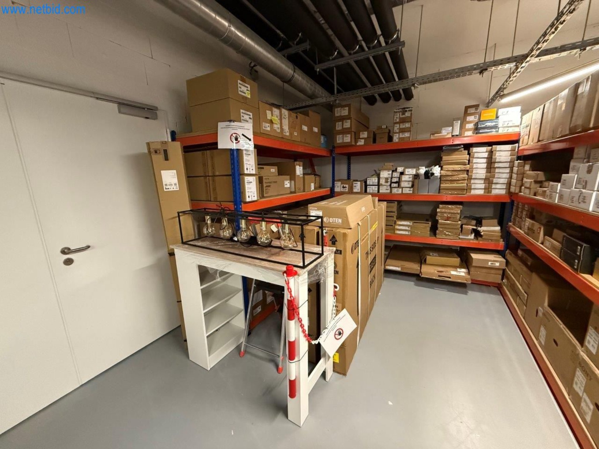 Operativna in pisarniška oprema-1