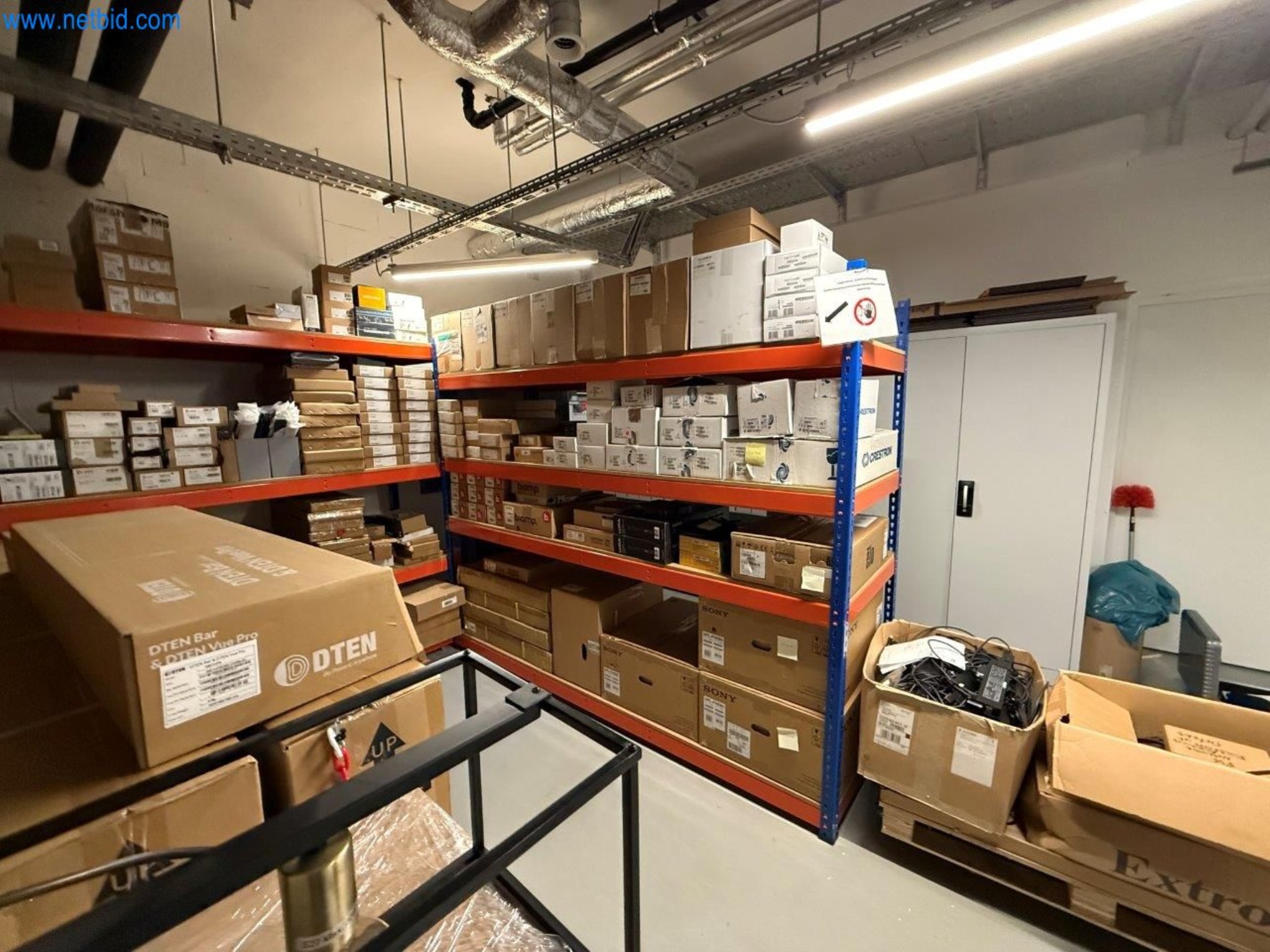 Operativna in pisarniška oprema-2