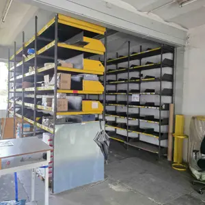 8 lfm. Storage rack