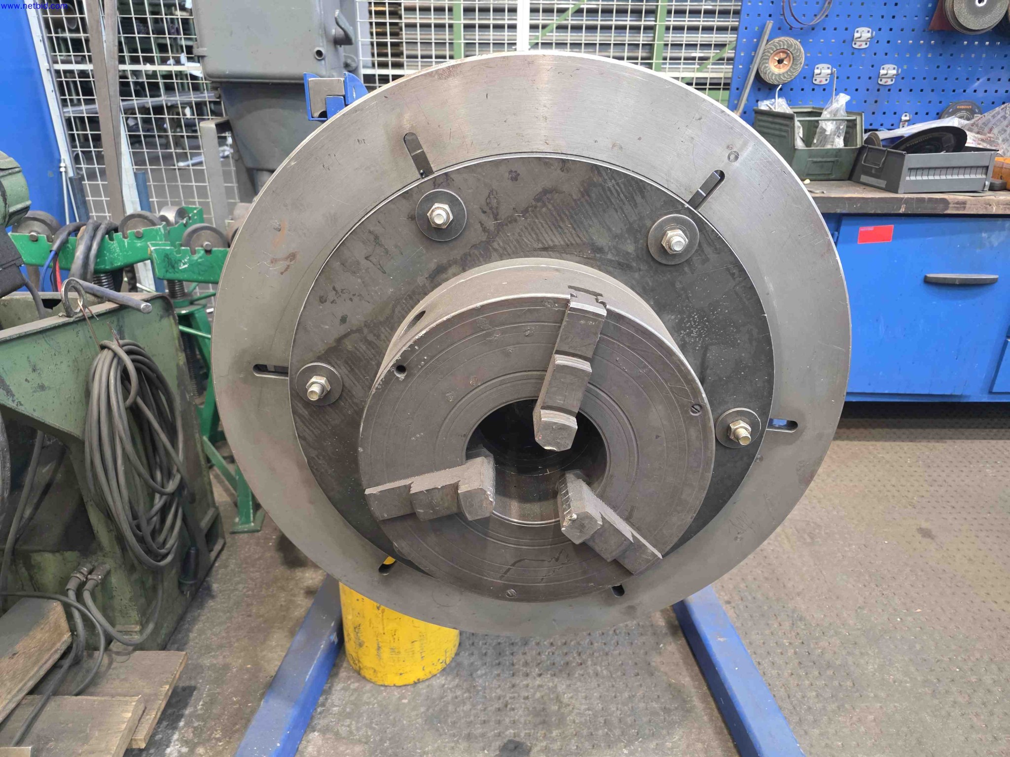 Maszyny i systemy w dziedzinie inżynierii instalacji, budowy kotłów, technologii ochrony środowiska, oczyszczania ścieków i odpadów, obróbki dużych części, konstrukcji spawanych.-3