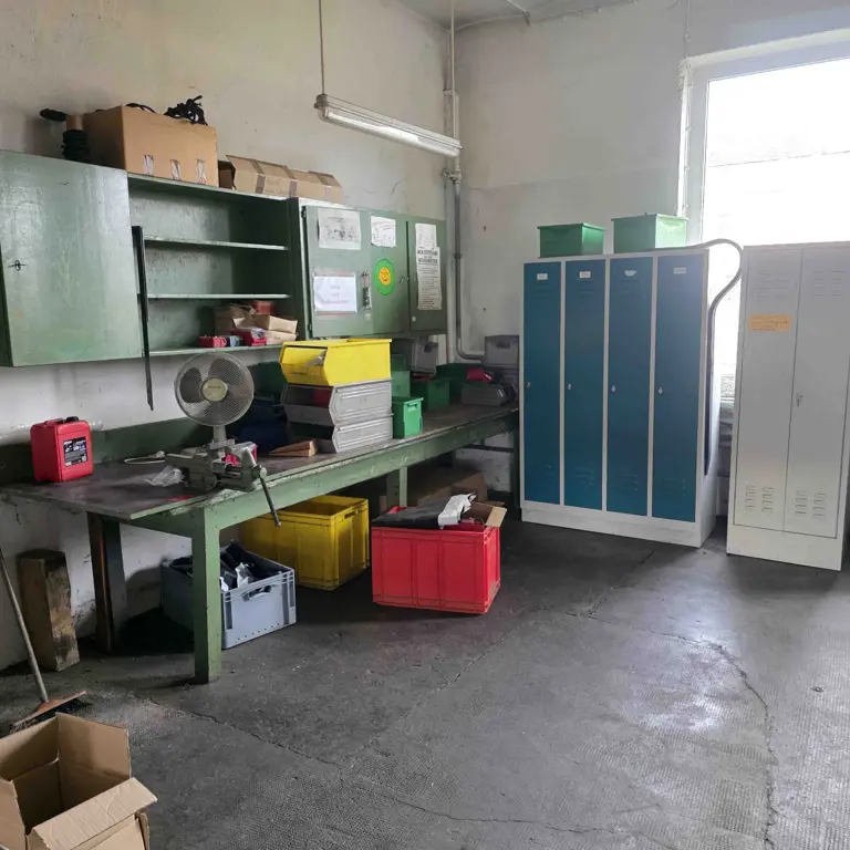 2 Sheet steel lockers