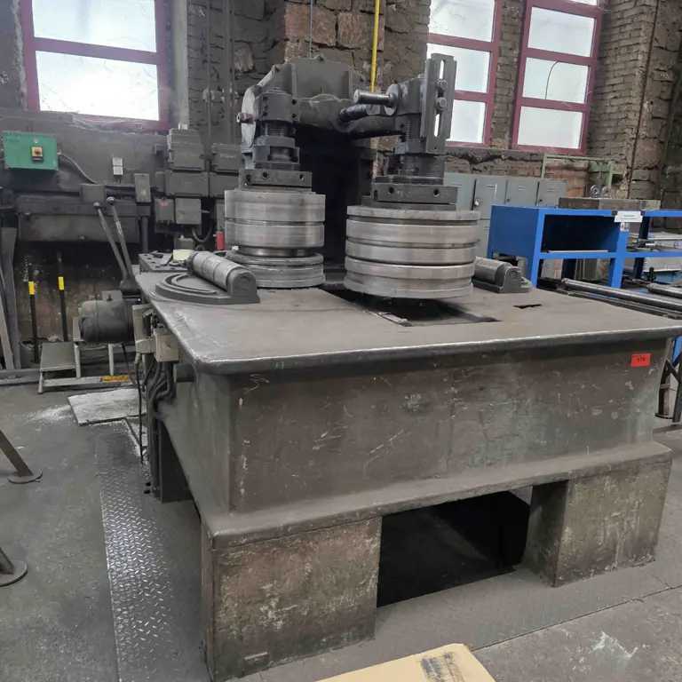 Vertical 3-roll round bending machine Herkules Werk BO 233