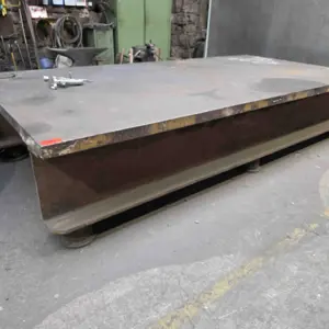 Welding/straightening table