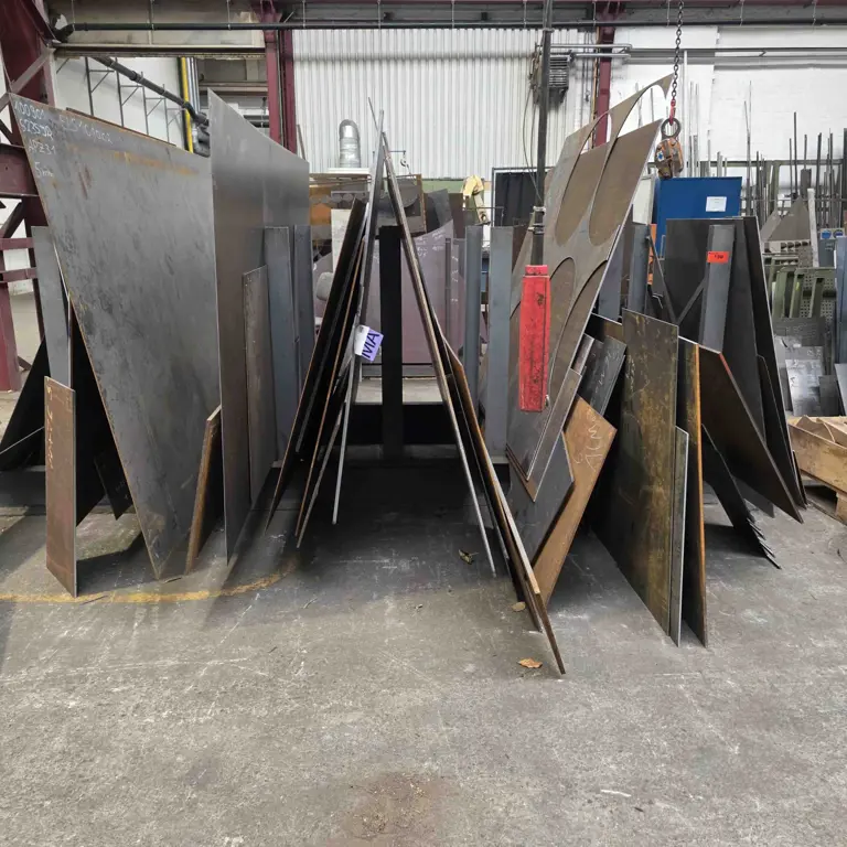 4 Sheet metal shelving