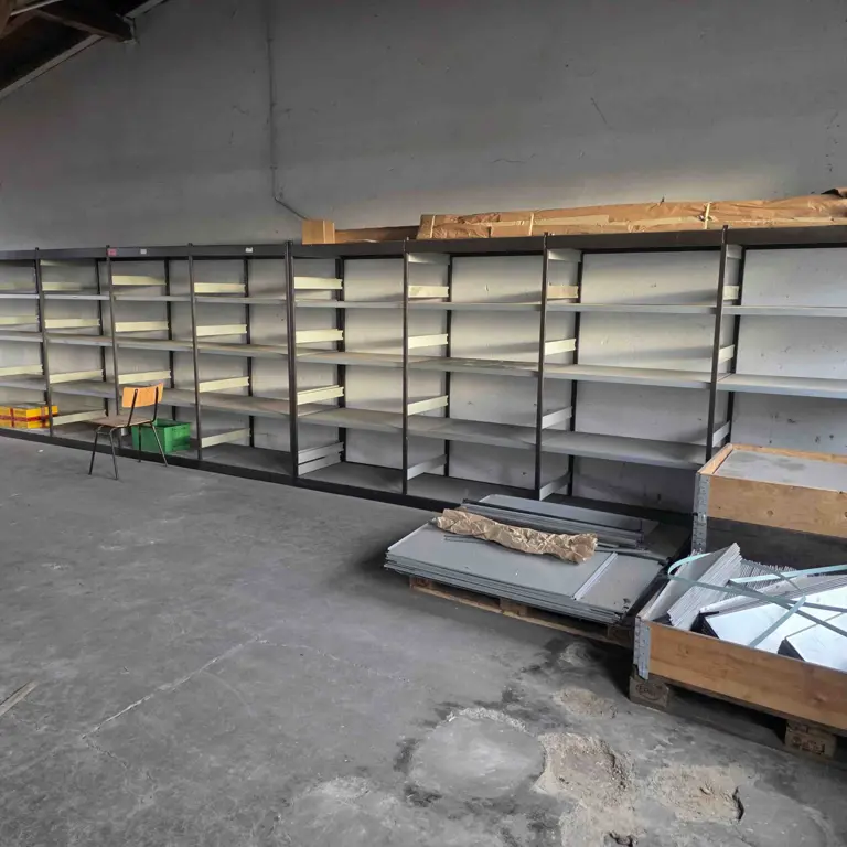 13 lfm. Storage rack