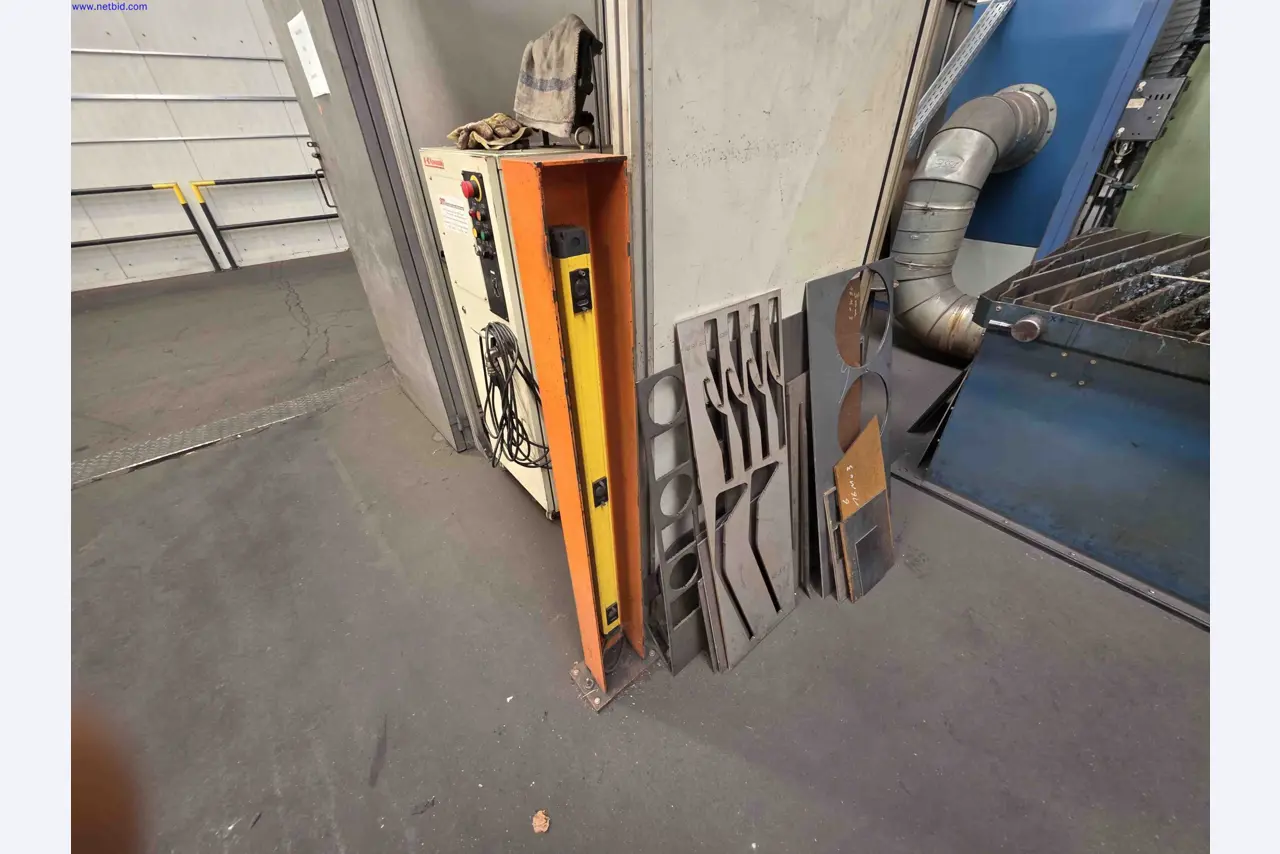 Machines and systems in the fields of plant engineering, boiler construction, environmental technology, waste water and waste treatment, large parts processing, welded constructions-12