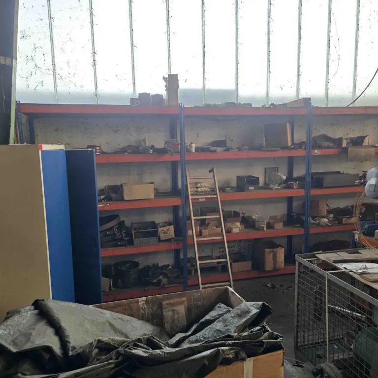 5 lfm. Storage rack (27)