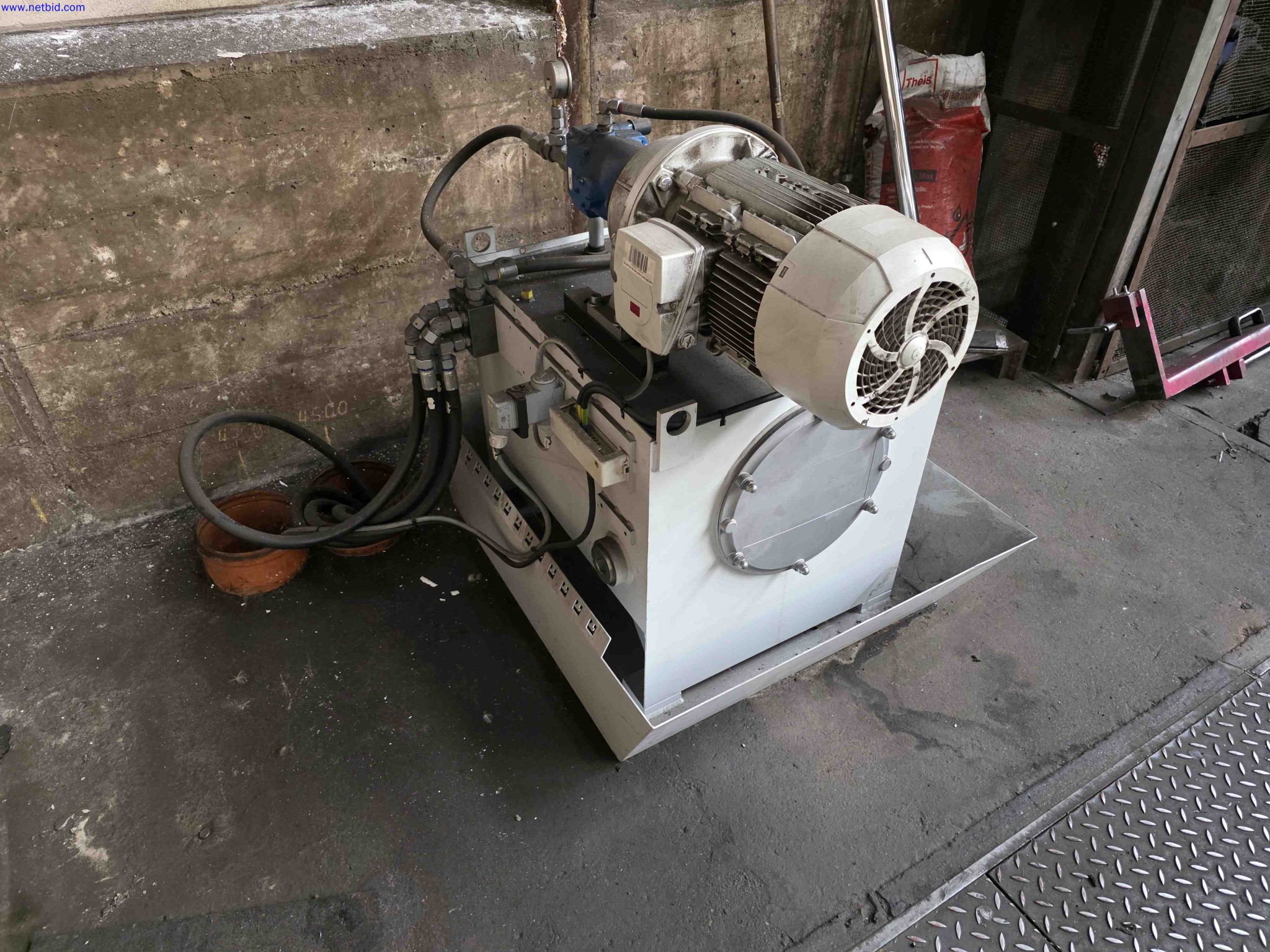 Machines and systems in the fields of plant engineering, boiler construction, environmental technology, waste water and waste treatment, large parts processing, welded constructions-12