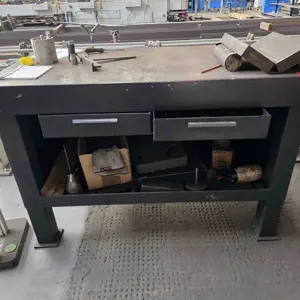 Straightening/scoring table