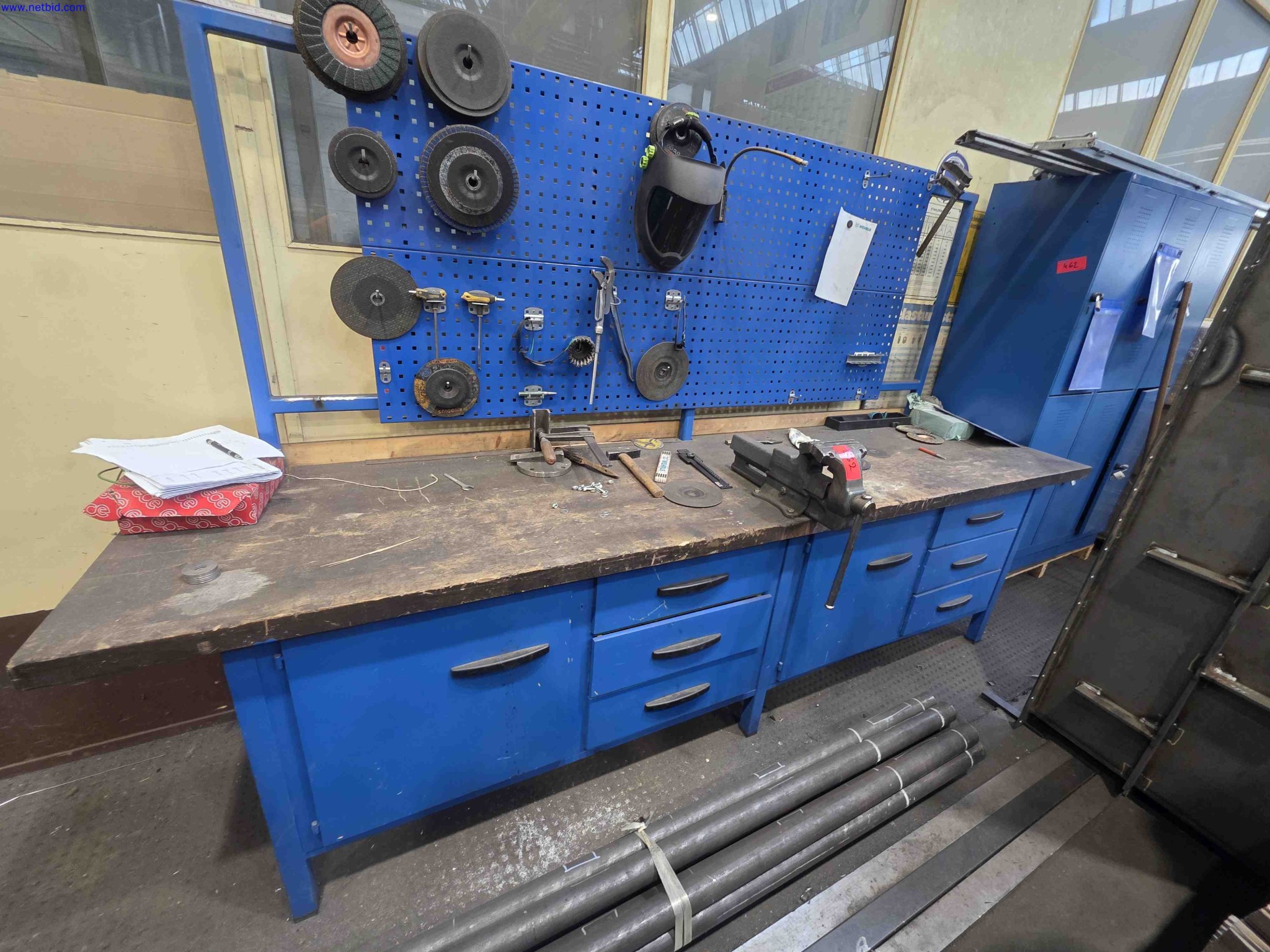 Maszyny i systemy w dziedzinie inżynierii instalacji, budowy kotłów, technologii ochrony środowiska, oczyszczania ścieków i odpadów, obróbki dużych części, konstrukcji spawanych.-1