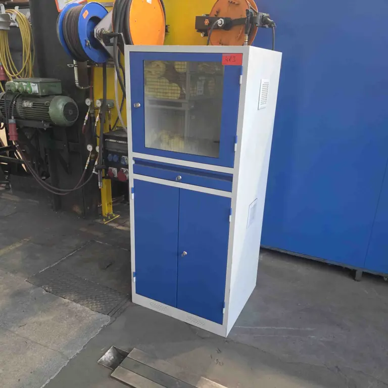 Przemysłowy stojak komputerowy