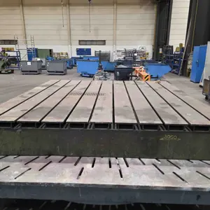 Welding/straightening table