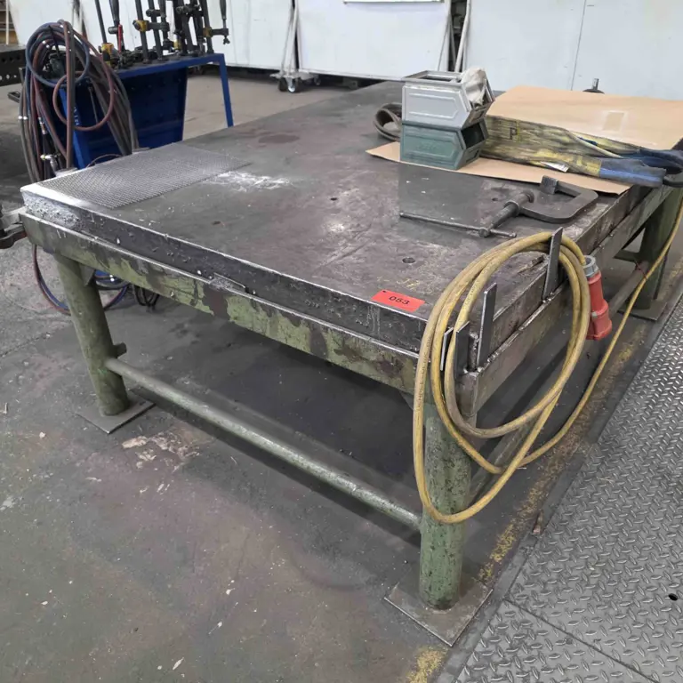 Welding table