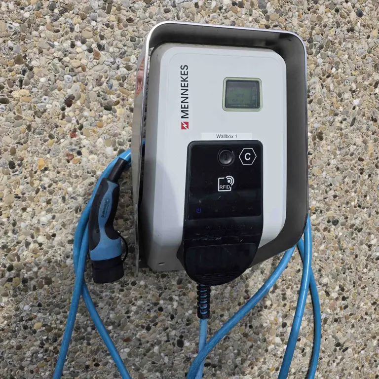 4 Wallboxes (surcharge subject to change) Mennekes