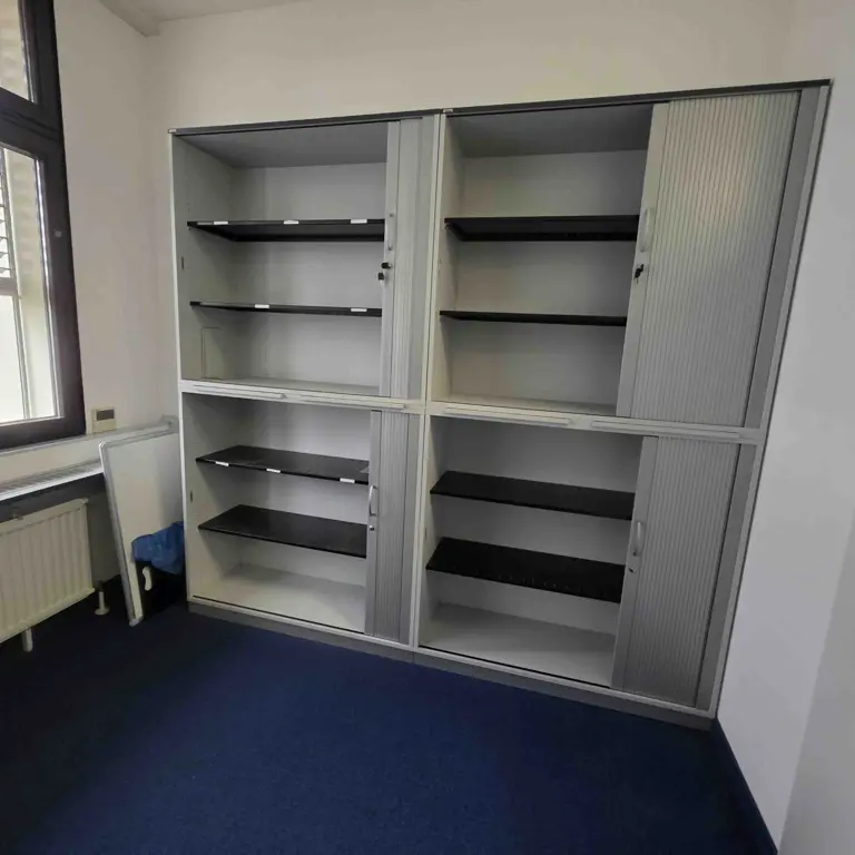 1 Posten Office furniture