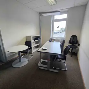 1 Posten Office furniture