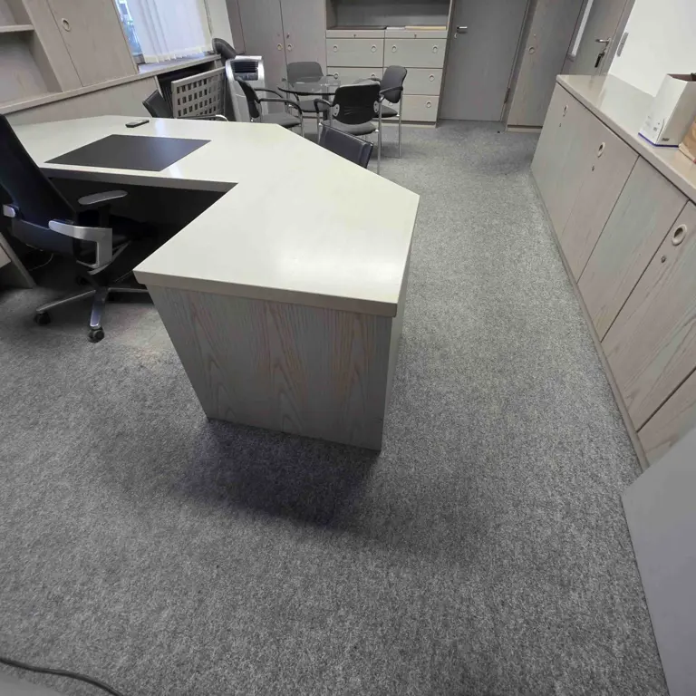 1 Posten Office furniture