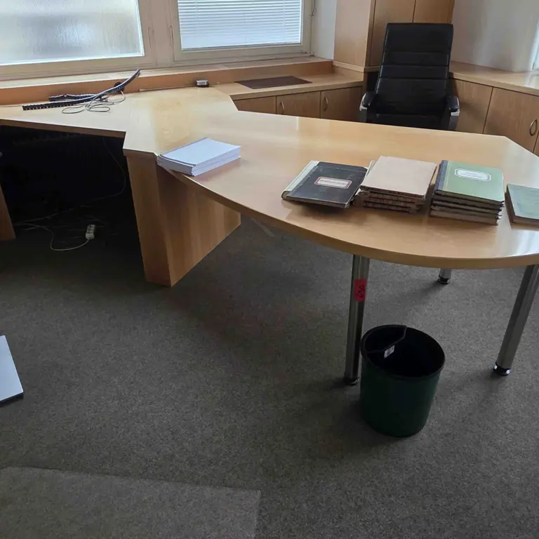 1 Posten Office furniture