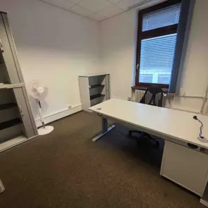 1 Posten Office furniture