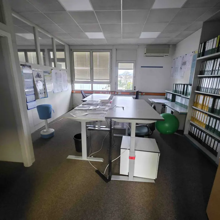 1 Posten Office furniture