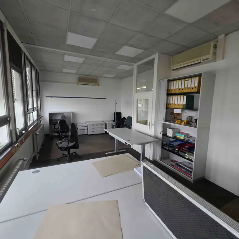 1 Posten Office furniture