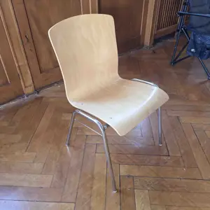 ca. 32 Folding/stacking tables