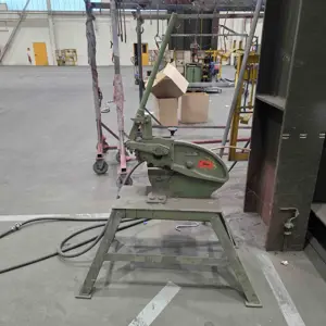 Lever-knife scissors