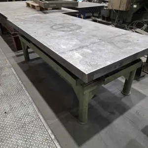 Straightening/scoring table