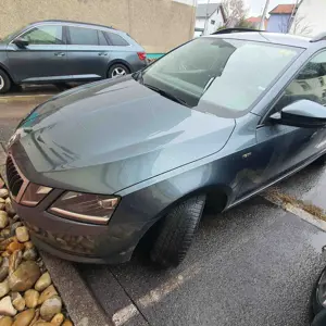 Avto Skoda Octavia Combi 2,0