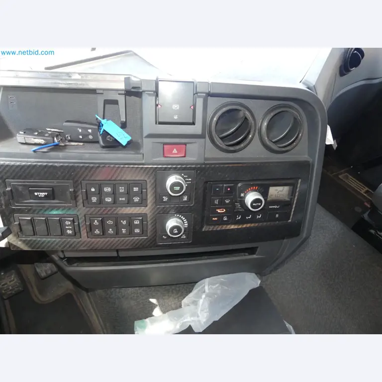 Renault en Ford trekkers en Knapen K 100 opleggers-39