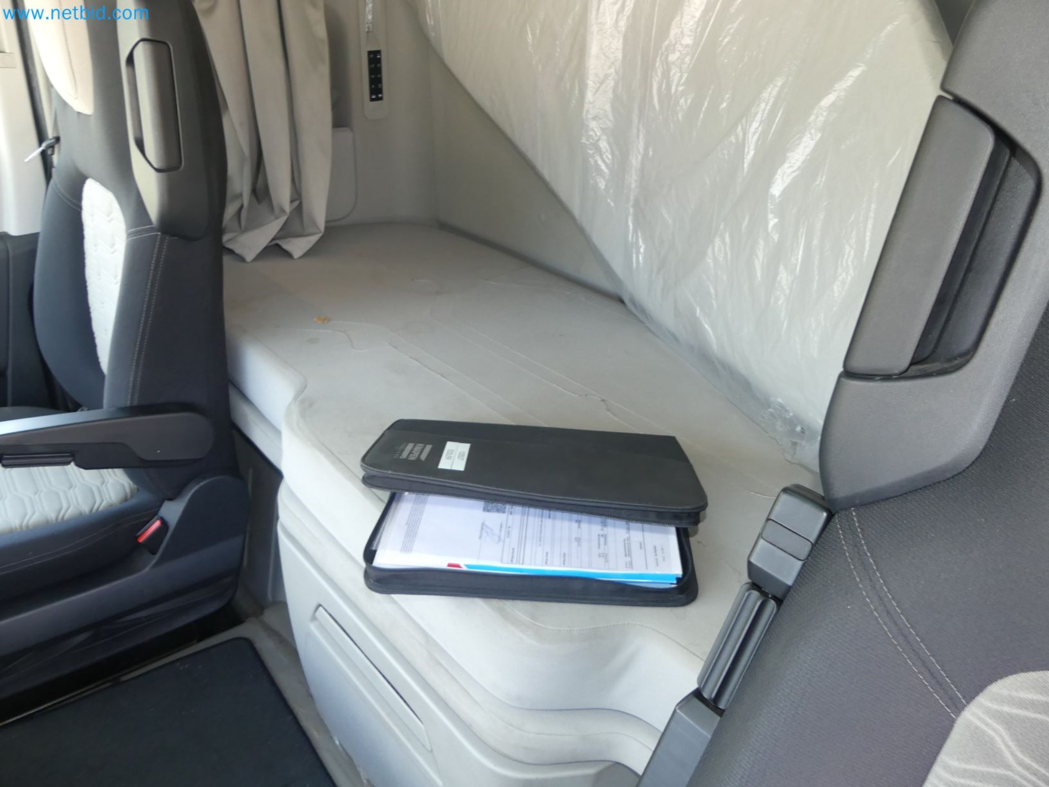 Ford tractor units and Knapen K 100 semi-trailers-25