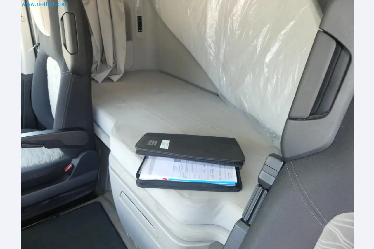 Ford tractor units and Knapen K 100 semi-trailers-25