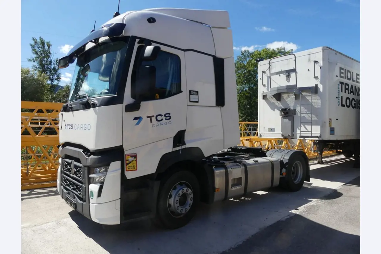 Renault en Ford trekkers en Knapen K 100 opleggers-10