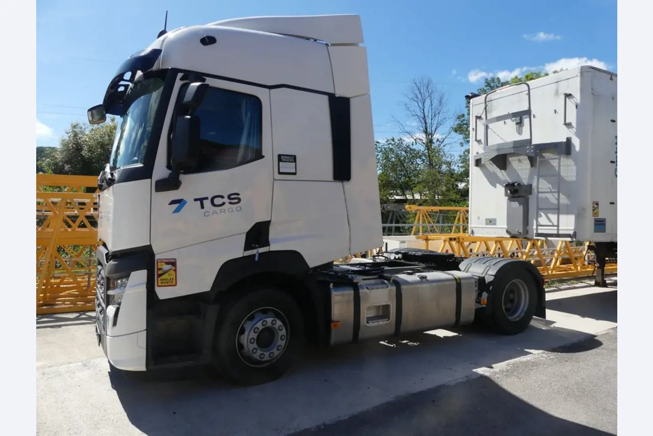 Renault en Ford trekkers en Knapen K 100 opleggers-11