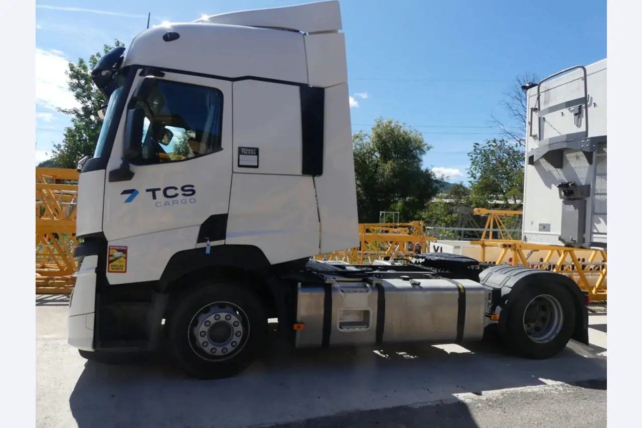 Renault en Ford trekkers en Knapen K 100 opleggers-12