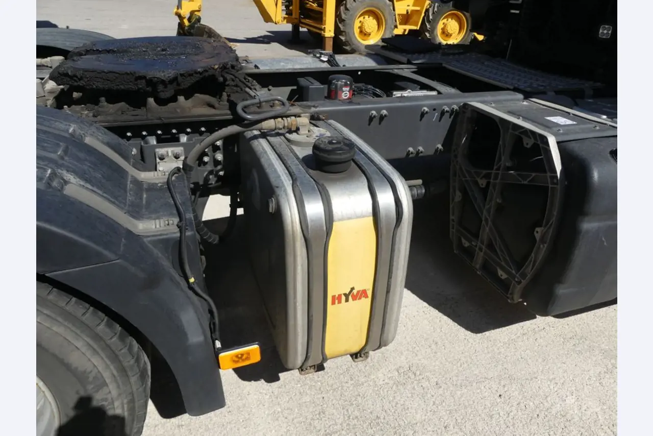 Renault en Ford trekkers en Knapen K 100 opleggers-23