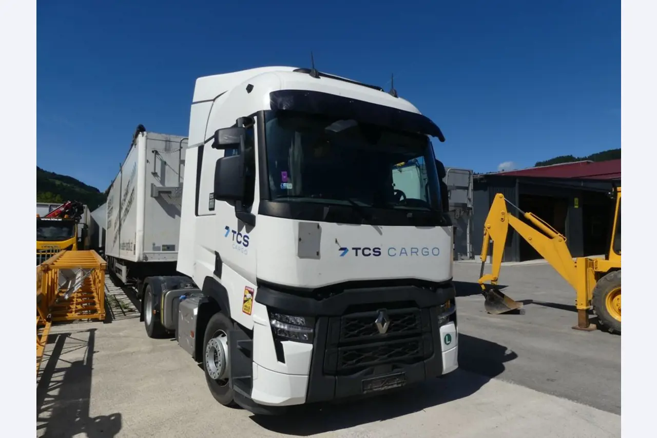 Renault en Ford trekkers en Knapen K 100 opleggers-2