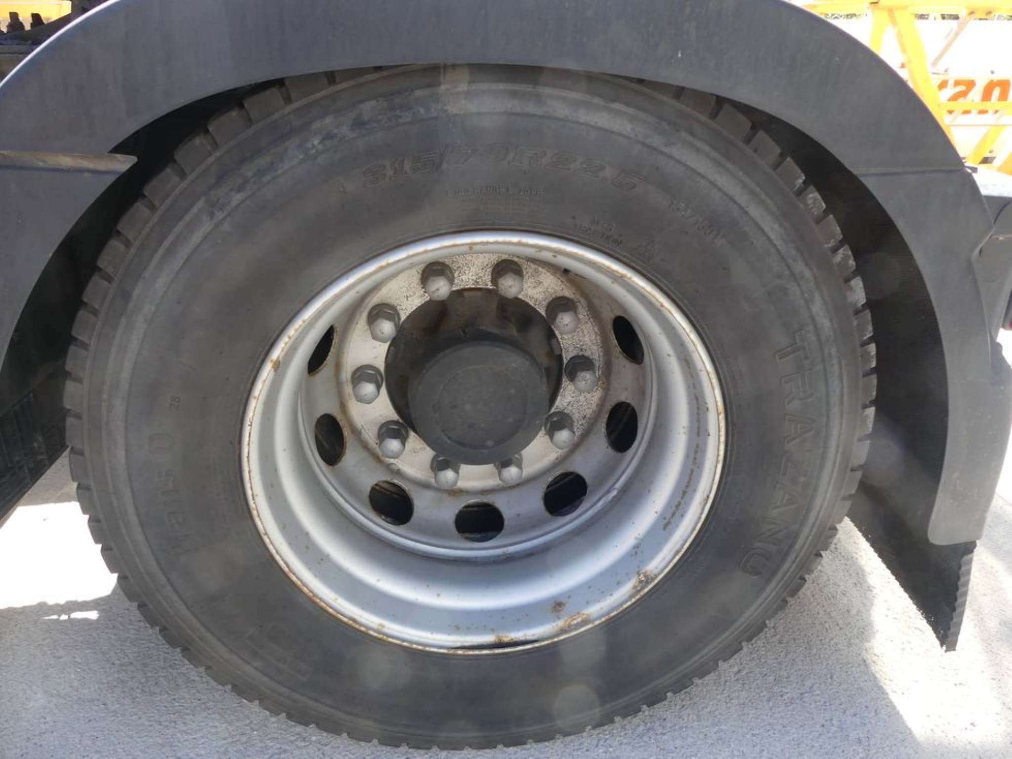 Ciągniki siodłowe Ford i naczepy Knapen K 100-30