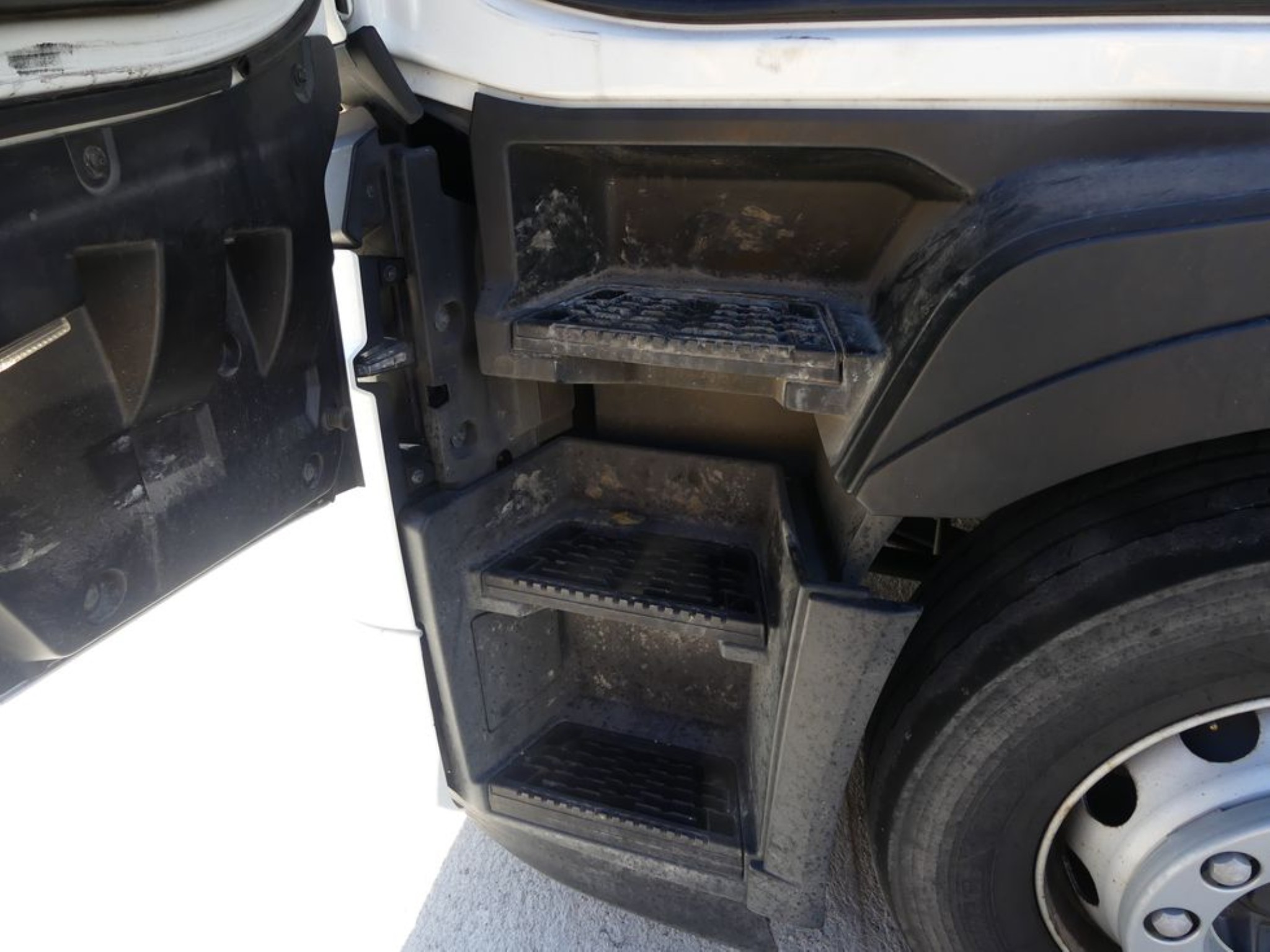 Ciągniki siodłowe Ford i naczepy Knapen K 100-31