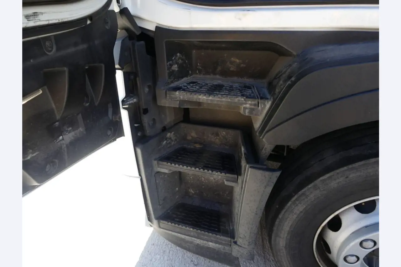 Renault en Ford trekkers en Knapen K 100 opleggers-31