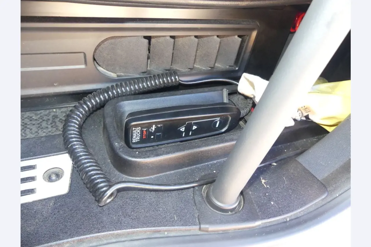 Renault en Ford trekkers en Knapen K 100 opleggers-33