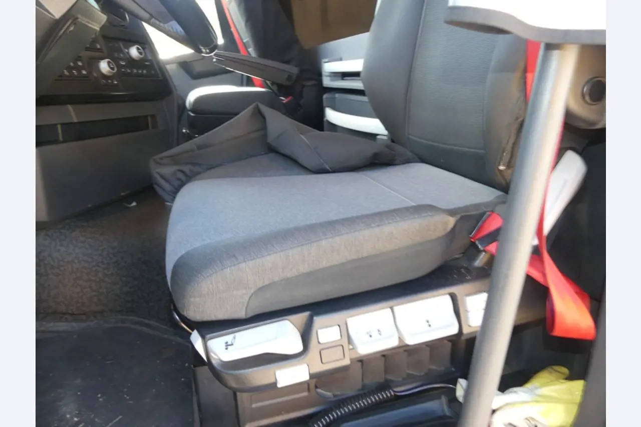 Renault en Ford trekkers en Knapen K 100 opleggers-35