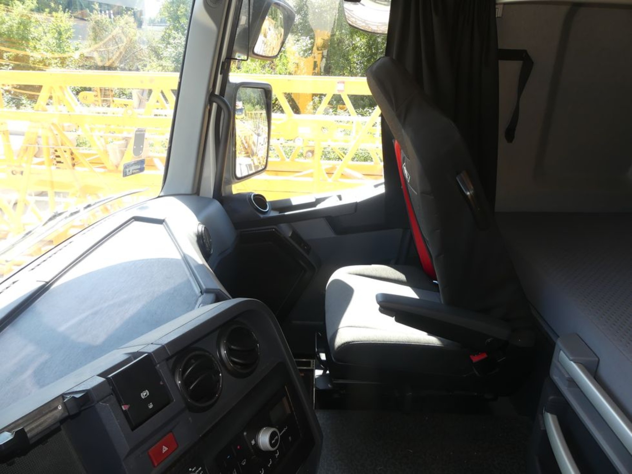 Ciągniki siodłowe Ford i naczepy Knapen K 100-36