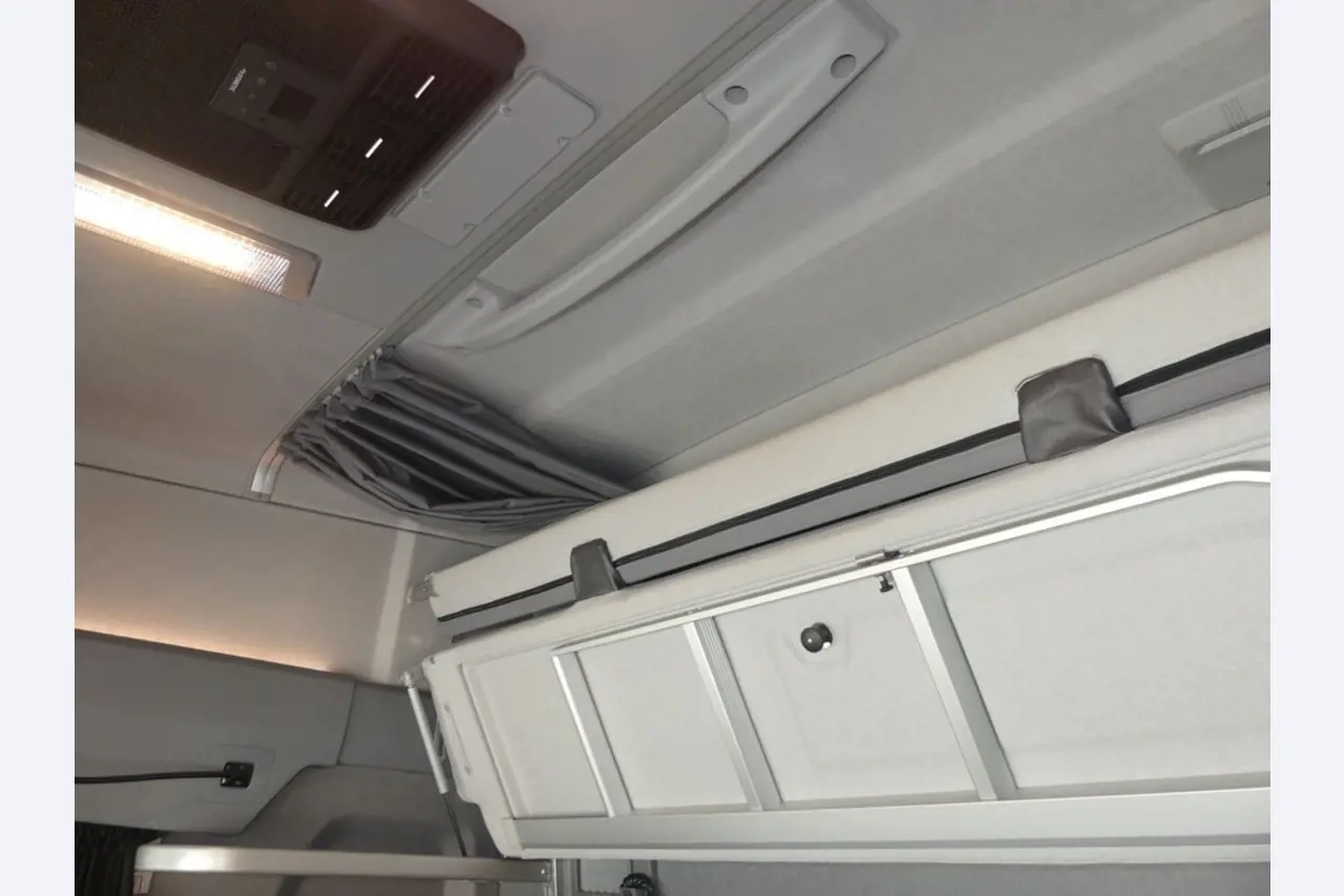 Renault en Ford trekkers en Knapen K 100 opleggers-37