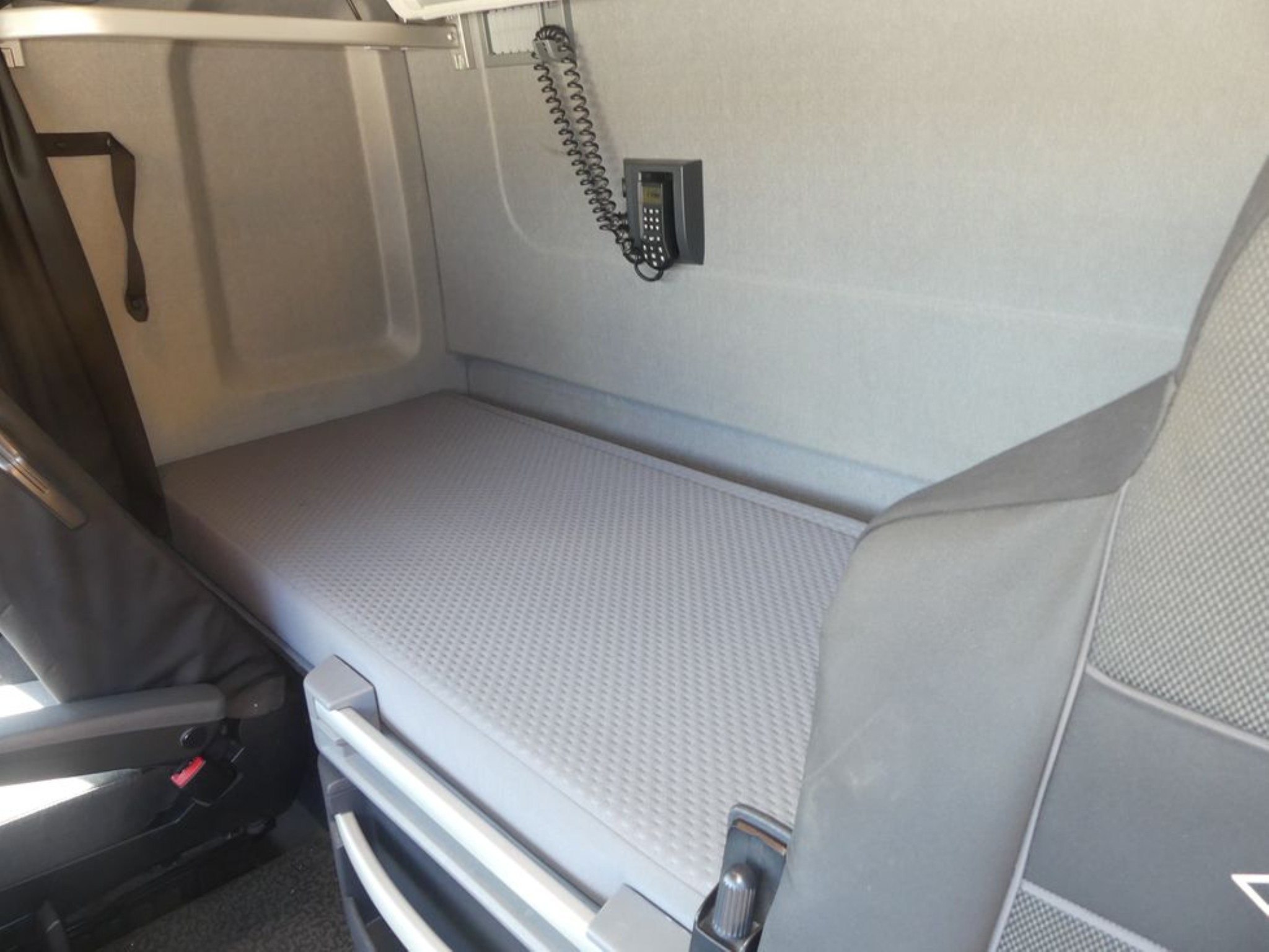 Ciągniki siodłowe Ford i naczepy Knapen K 100-38