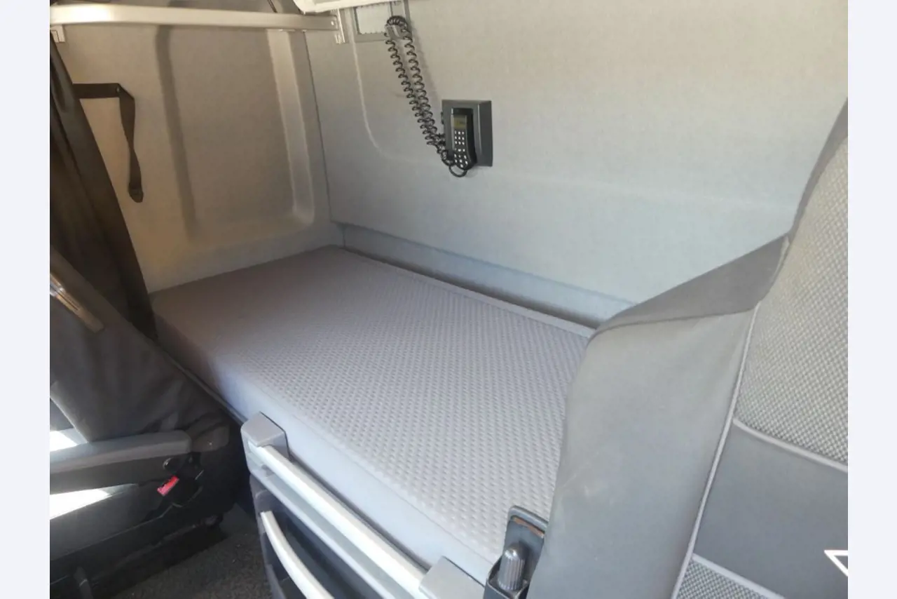 Renault en Ford trekkers en Knapen K 100 opleggers-38