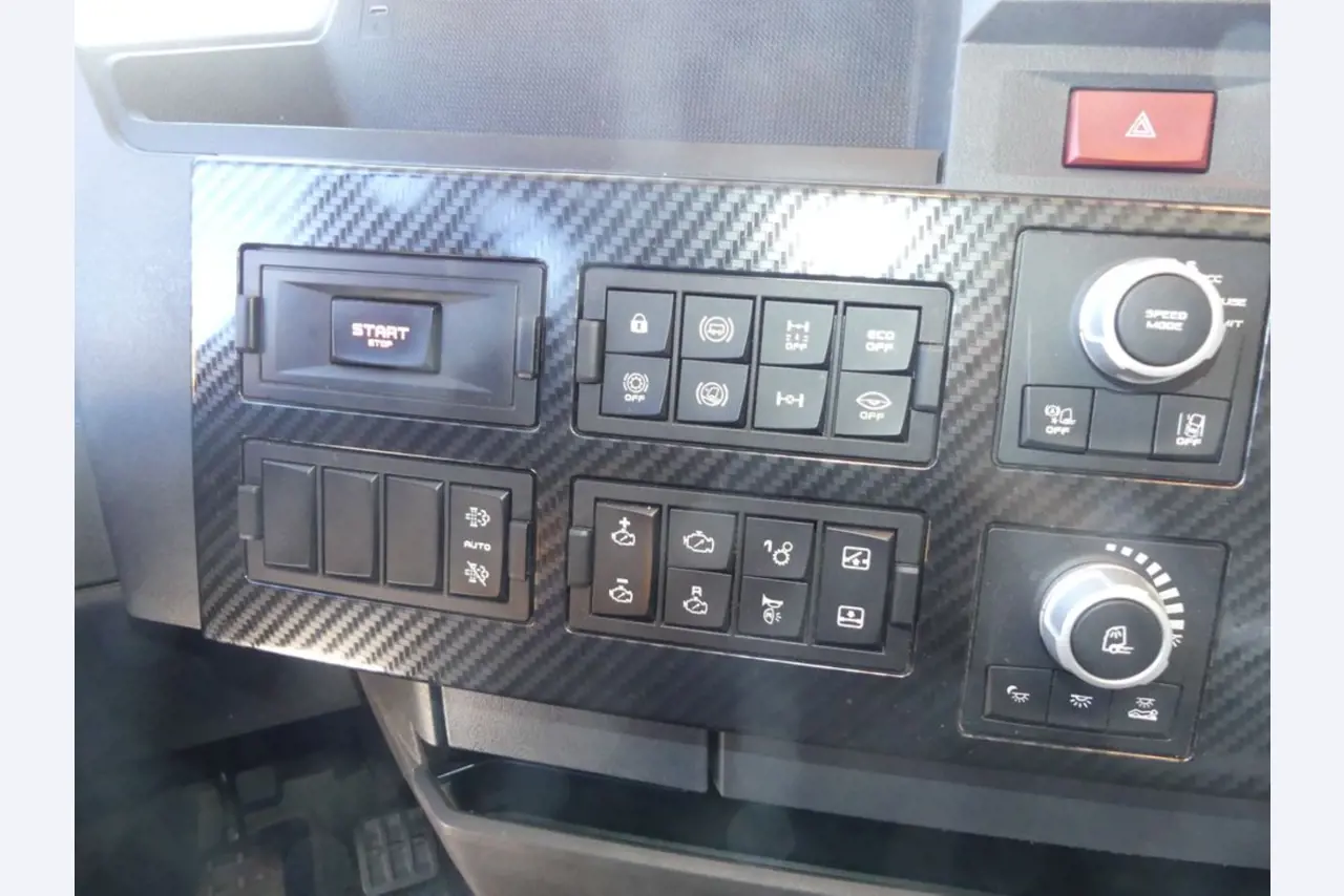 Renault en Ford trekkers en Knapen K 100 opleggers-42