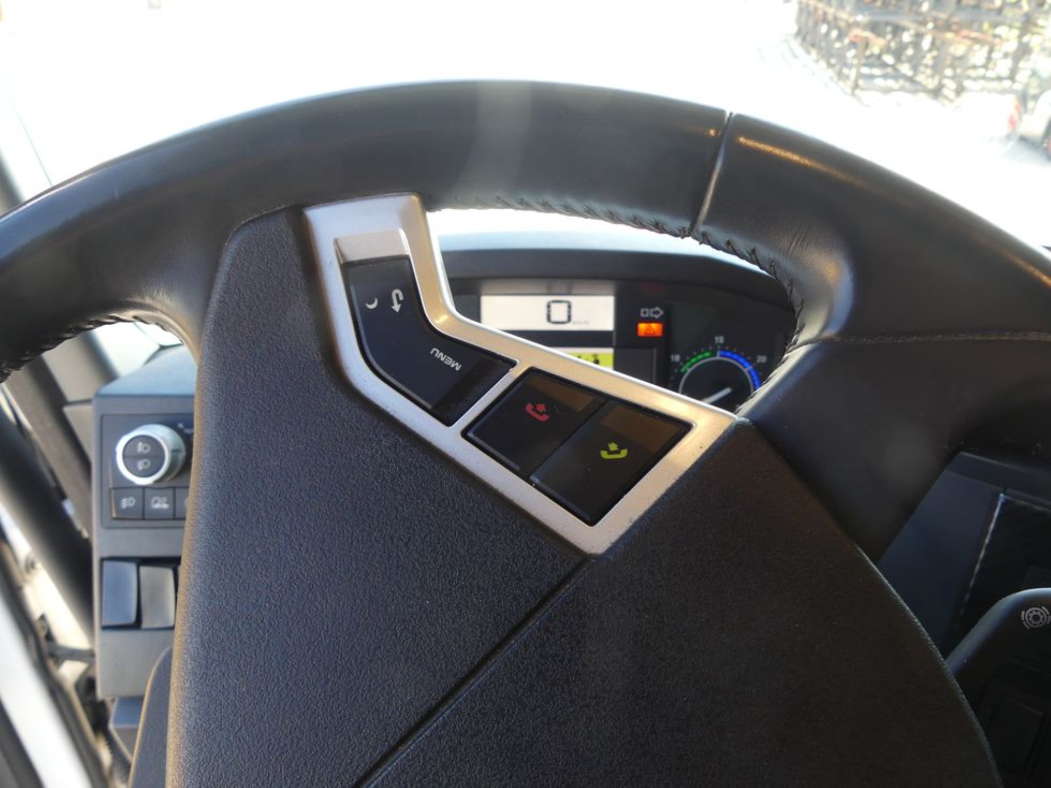 Ciągniki siodłowe Ford i naczepy Knapen K 100-44