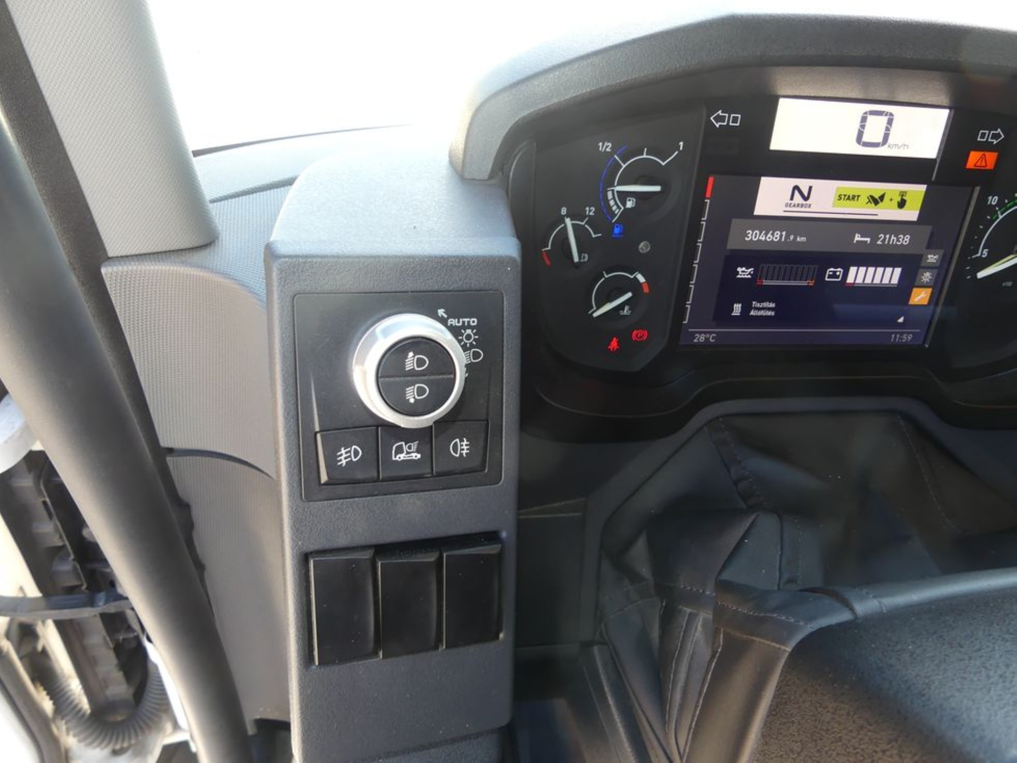 Ciągniki siodłowe Ford i naczepy Knapen K 100-46