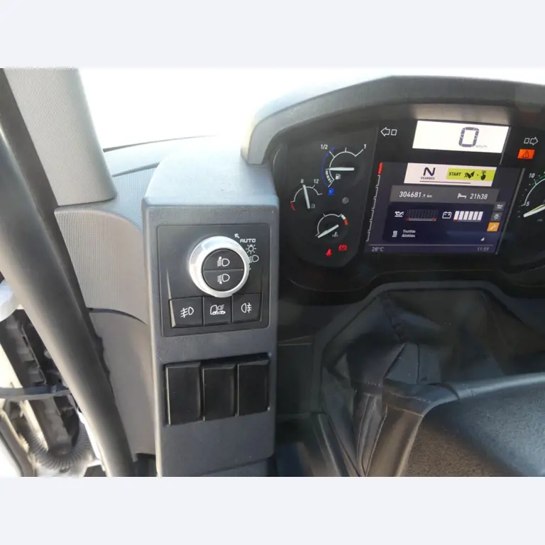 Renault en Ford trekkers en Knapen K 100 opleggers-46